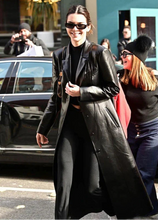 Last inn bildet i Galleri-visningsprogrammet, KENDALL JENNER Black Leather Long Coat Trench