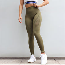 Laden Sie das Bild in den Galerie-Viewer, Mesh Nine Pants Yoga Pants
