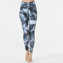 Laden Sie das Bild in den Galerie-Viewer, Printed yoga pants
