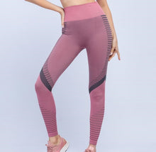 Load image into Gallery viewer, Seamless knit yoga pants
