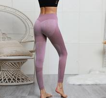 Load image into Gallery viewer, Europe and the United States hot sale seamless knitting hips moisture wicking yoga pants sports fitness pants sexy hip female leggings
