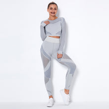 Laden Sie das Bild in den Galerie-Viewer, Seamless Knitted Absorbent Yoga Long-Sleeved Suit Yoga Wearsuit
