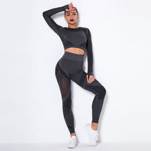 Laden Sie das Bild in den Galerie-Viewer, Seamless Knitted Absorbent Yoga Long-Sleeved Suit Yoga Wearsuit
