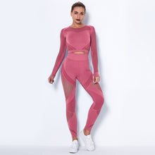 Laden Sie das Bild in den Galerie-Viewer, Seamless Knitted Absorbent Yoga Long-Sleeved Suit Yoga Wearsuit
