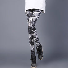 Laden Sie das Bild in den Galerie-Viewer, Camouflage printed Leggings
