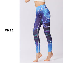 Laden Sie das Bild in den Galerie-Viewer, Printed sports leggings
