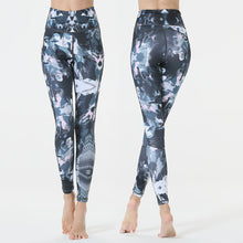 Laden Sie das Bild in den Galerie-Viewer, Printed yoga pants
