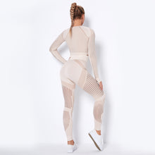 Laden Sie das Bild in den Galerie-Viewer, Seamless Knitted Absorbent Yoga Long-Sleeved Suit Yoga Wearsuit
