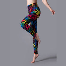 Laden Sie das Bild in den Galerie-Viewer, Brushed Cotton Print Camouflage Outerwear Leggings
