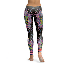 Laden Sie das Bild in den Galerie-Viewer, Pink Starburst Mandala Flower Yoga/Workout Leggings
