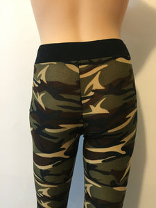 Belted camouflage pencil pants