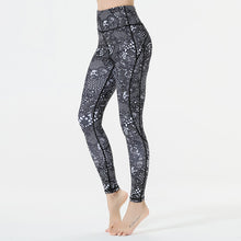 Laden Sie das Bild in den Galerie-Viewer, Printed yoga pants
