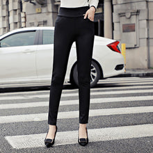 Laden Sie das Bild in den Galerie-Viewer, Ladies black pencil pants
