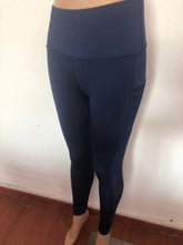 Laden Sie das Bild in den Galerie-Viewer, Mesh stitching breathable yoga pants
