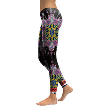 Laden Sie das Bild in den Galerie-Viewer, Pink Starburst Mandala Flower Yoga/Workout Leggings
