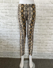 Load image into Gallery viewer, Brushed Cotton Print Camouflage Outerwear Leggings
