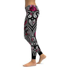 Laden Sie das Bild in den Galerie-Viewer, Printed yoga trousers
