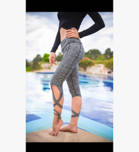 Laden Sie das Bild in den Galerie-Viewer, Bad Kitty Ballerina Leggings
