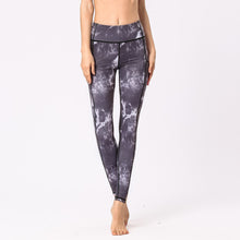 Laden Sie das Bild in den Galerie-Viewer, Printed pocket leggings
