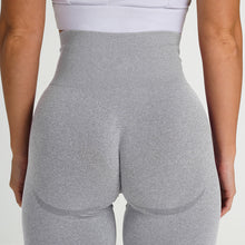 Cargar imagen en el visor de la galería, Fitness Seamless Knitted Hip Buttocks Moisture Wicking Leggings
