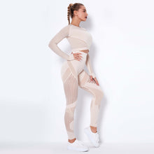 Laden Sie das Bild in den Galerie-Viewer, Seamless Knitted Absorbent Yoga Long-Sleeved Suit Yoga Wearsuit
