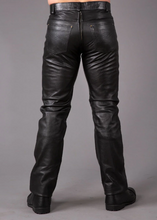 Laden Sie das Bild in den Galerie-Viewer, Slim Fit Bikerhose aus echtem Leder für Herren
