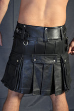 Afbeelding in Gallery-weergave laden, Men&#39;s Black Leather Kilt
